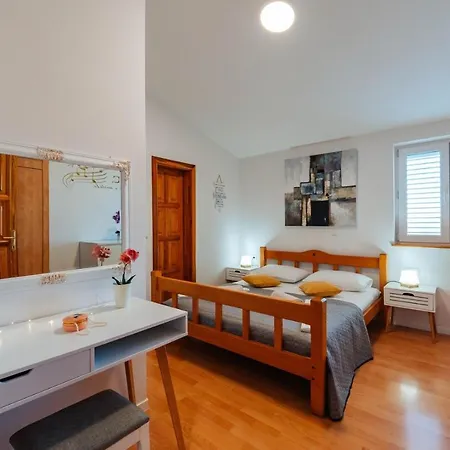 Ana Apartment